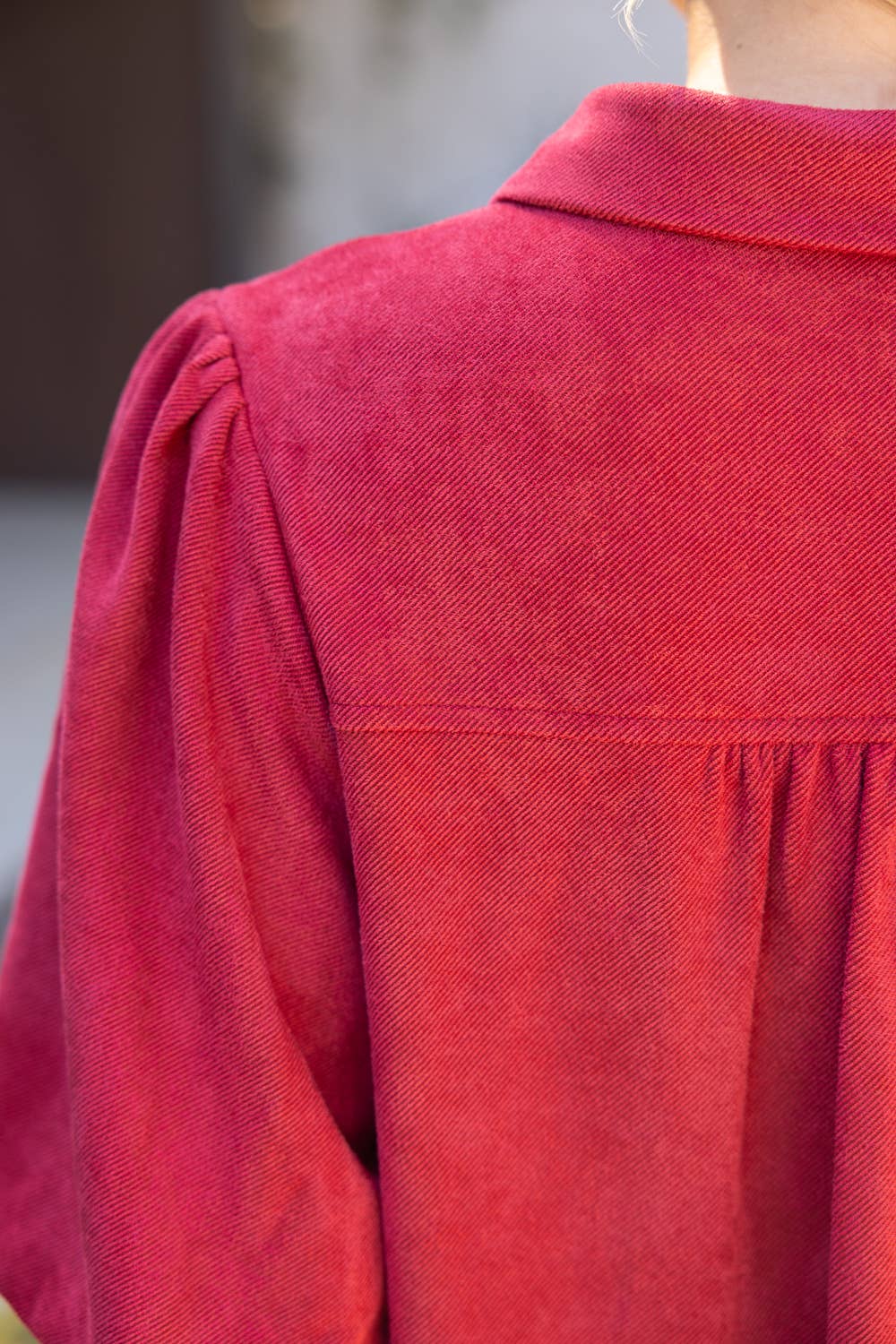 Scallop Detail Cover Button Collared Shift Dress: Burgundy
