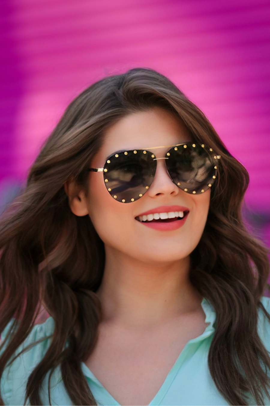 Showstopper Studded Aviator Sunglasses: Gold/Black