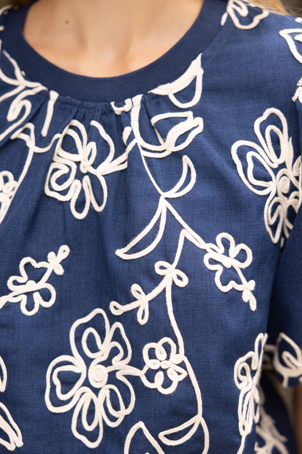 35867 Floral Embroidered Short Bubble Sleeve Top: Pink / S