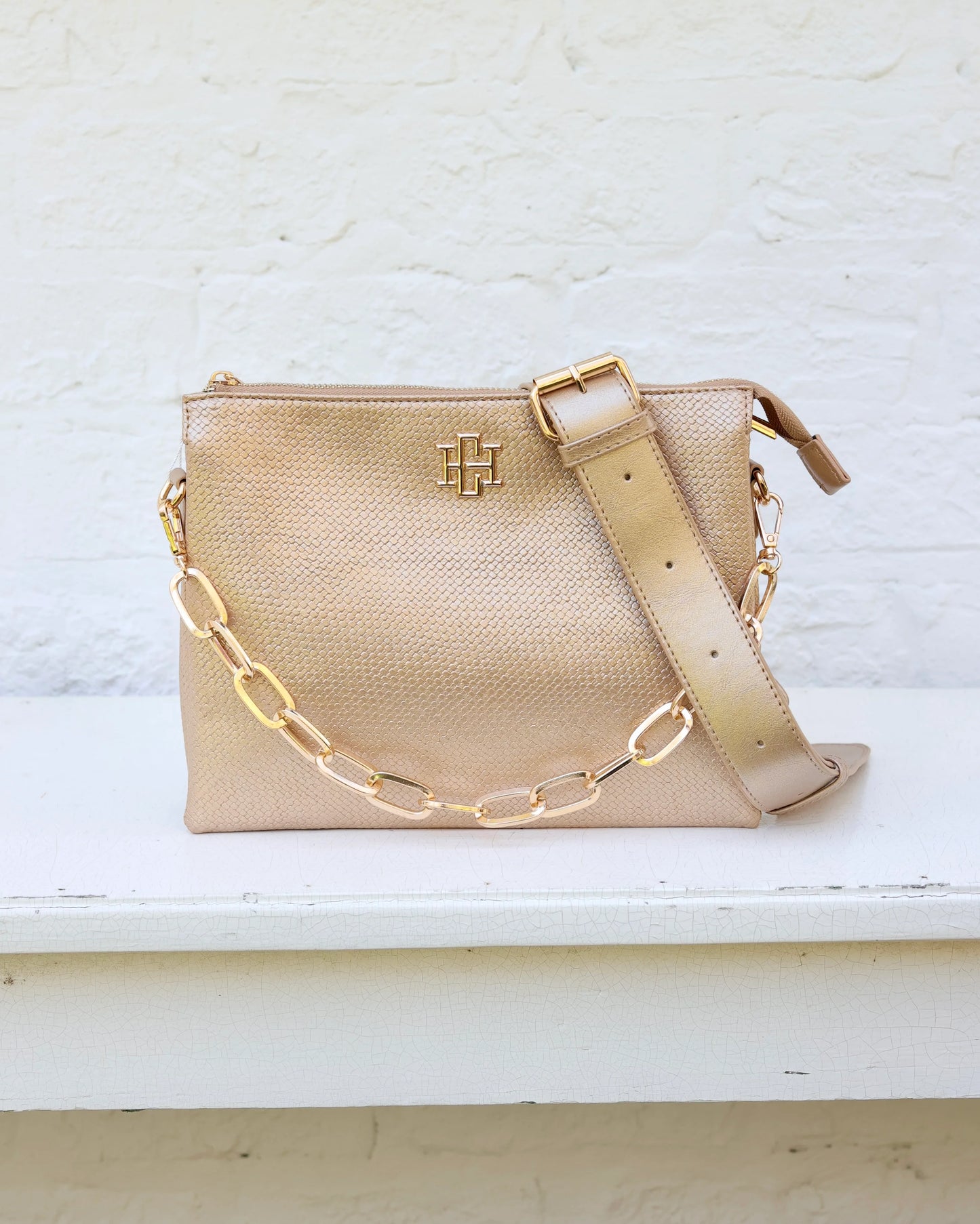 Caroline Hill Ariana Crossbody/Woven Gold