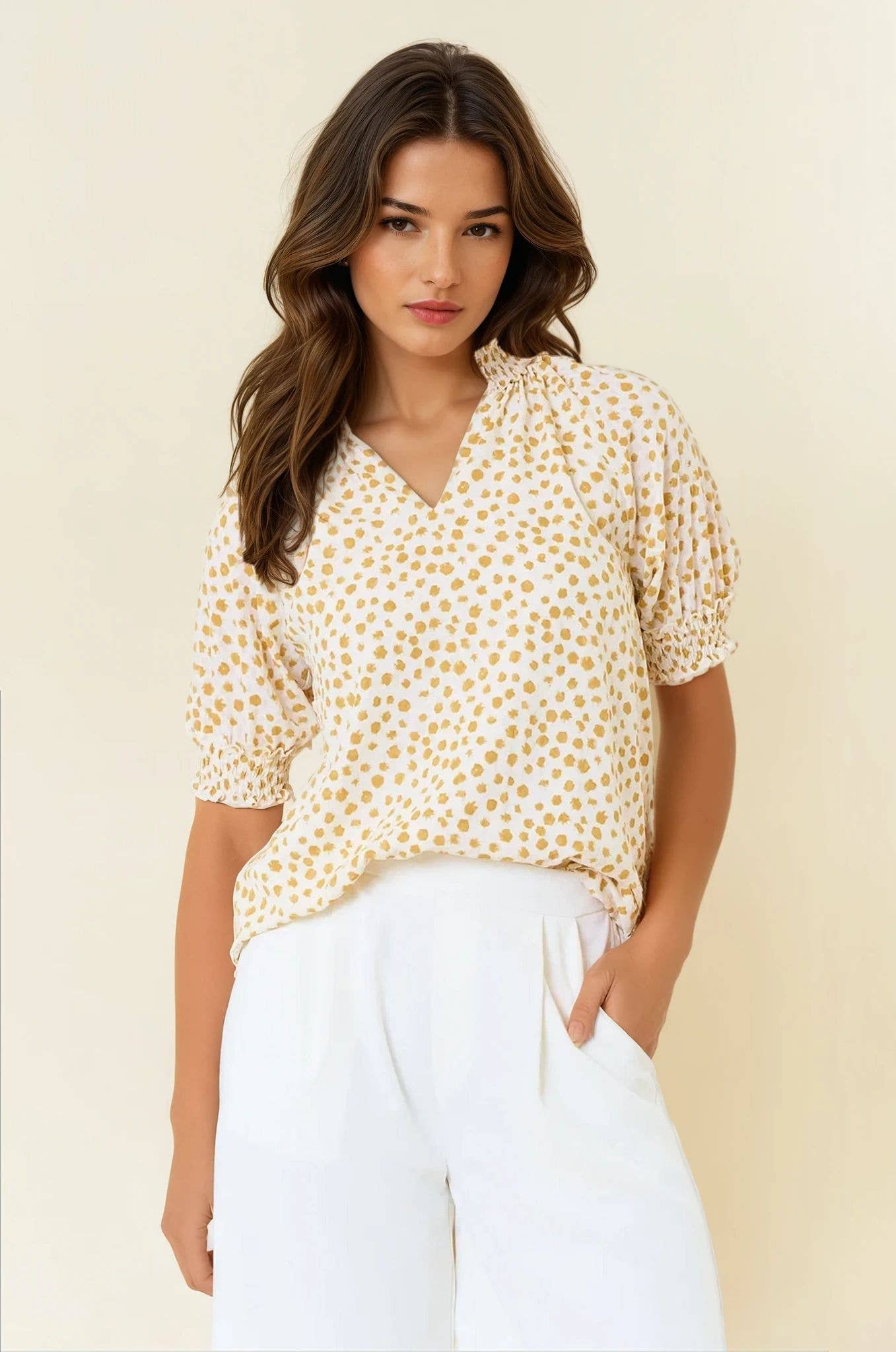 JACQUARD DOT PRINT SHORT SLEEVE BLOUSE - 44497T: Mustard / S