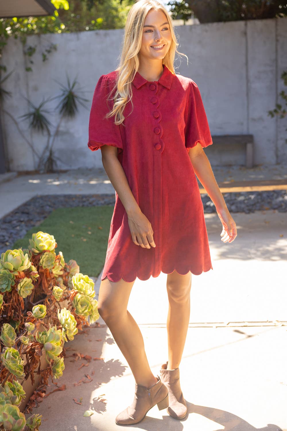 Scallop Detail Cover Button Collared Shift Dress: Burgundy