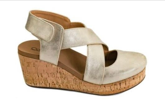 Case Closed Corkys — Gold Wash Metallic