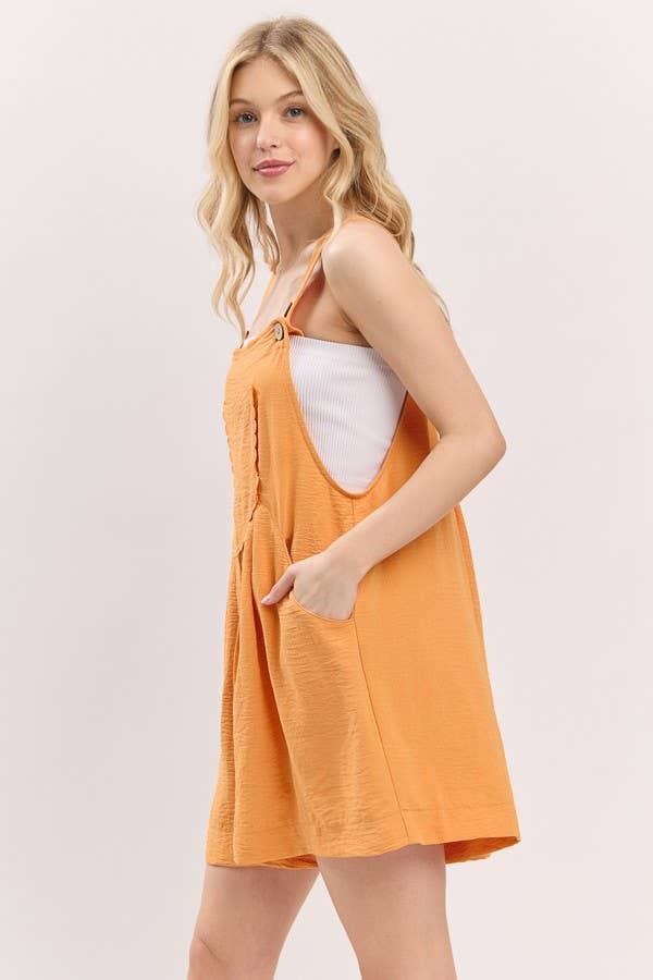 Scallop Pocket Strap Romper: RED / S