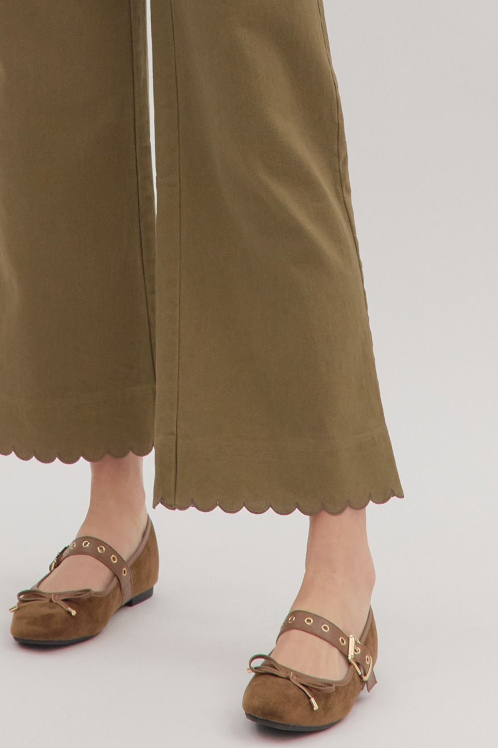 Scalloped Sweetheart in Olive