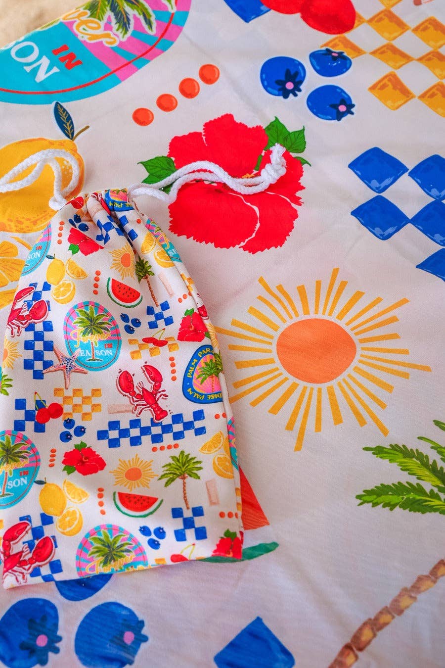 Amalfi Mood Towel: Multi / One Size